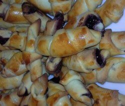 Кифлички с пълнеж