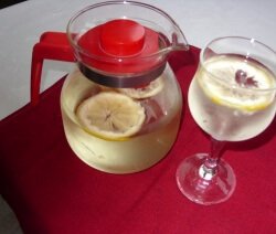 Сок от свирчовина в кана