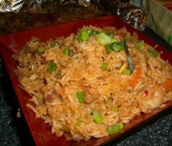 ориз по китайски в чиния