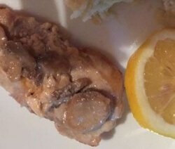 Пилешки пържоли с прясно мляко, гъби и лимон