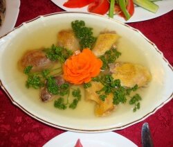 пилешки крака в чиния